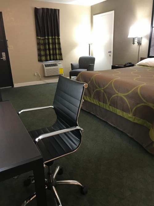 Super 8 by Wyndham Taylorville IL image 23